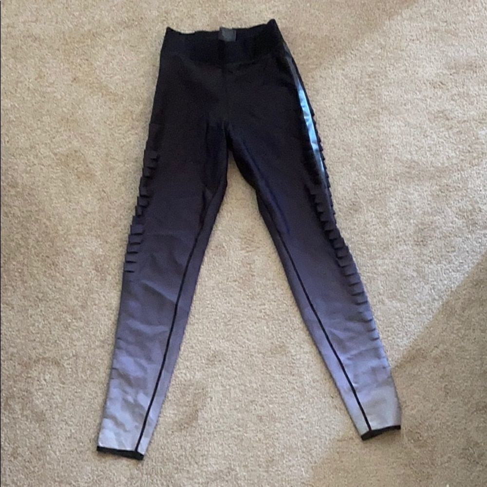 Ultracor size XS side slit grey and black legging